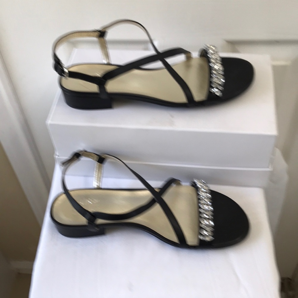 New! Naturalizer dressy leather sandals!